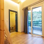 Otel Toni Retzo Himarë