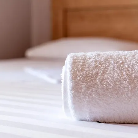 Otel Toni Retzo Himarë