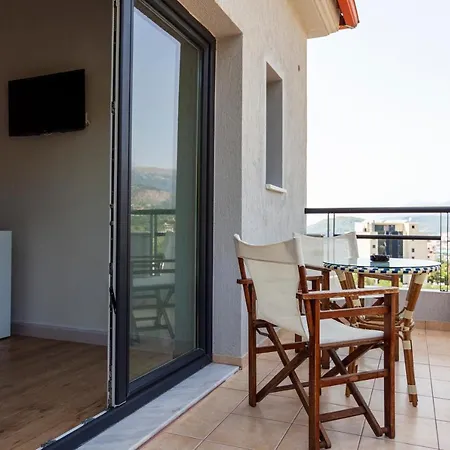 Toni Retzo Hotel Himare