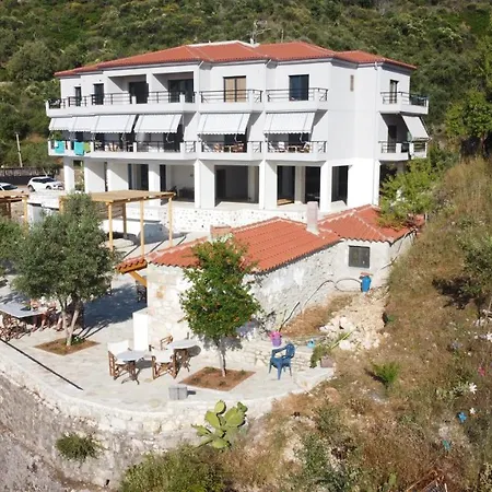 Toni Retzo * Himarë