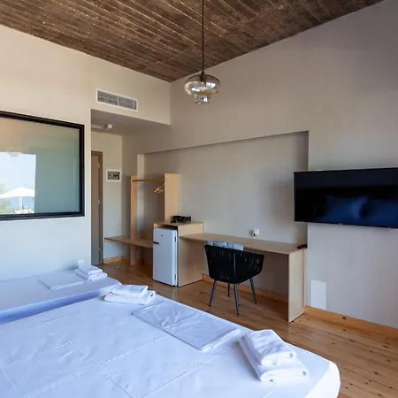 Toni Retzo Hotel Himare