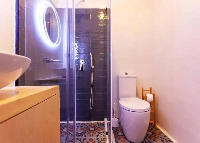 Toni Retzo Hotel Himare