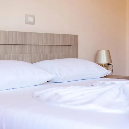 Hotel Toni Retzo Himare
