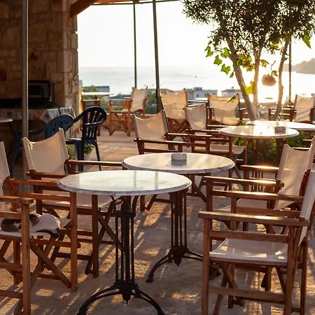 Toni Retzo Hotel Himare