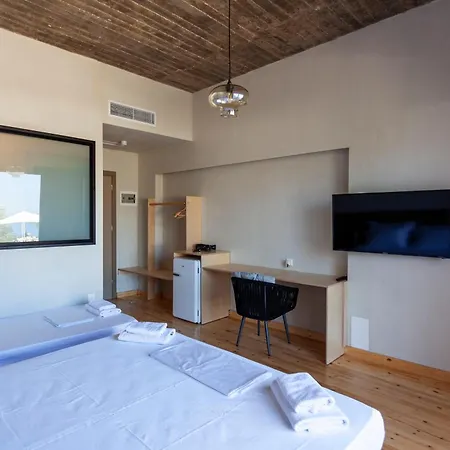 Toni Retzo Hotel Himare